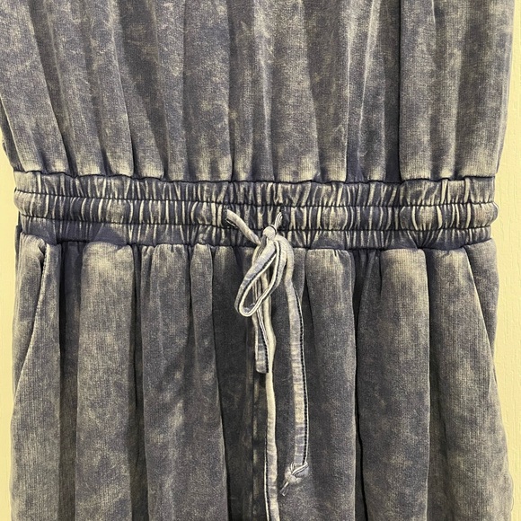 💫 - NWT Palmer dusty blue acid wash pant Jumpsuit with tie waste and open ba… - Picture 9 of 9